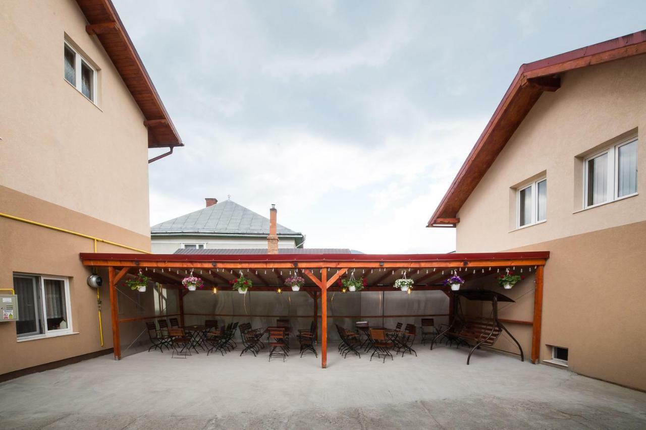 Casa Burduhos Ξενοδοχείο Câmpulung Moldovenesc Εξωτερικό φωτογραφία